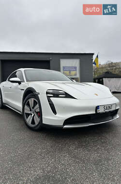 Porsche Taycan Cross Turismo  2021