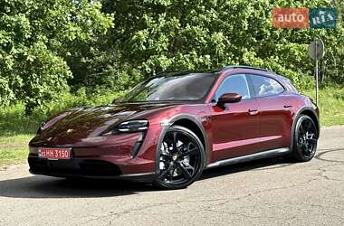 Porsche Taycan Cross Turismo  2021