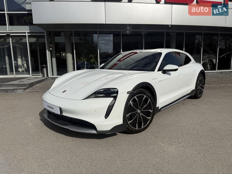 Універсал Porsche Taycan Cross Turismo