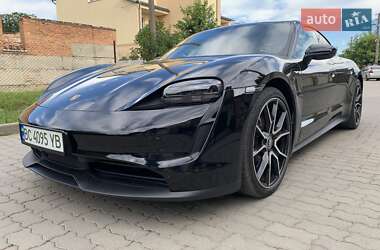 Porsche Taycan  2022