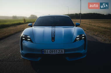Porsche Taycan  2020