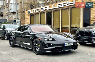 Porsche Taycan  2019