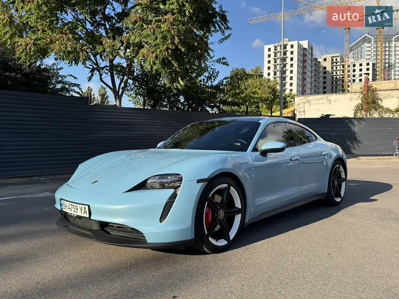 Porsche Taycan 2021
