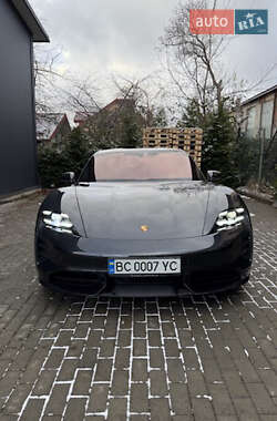 Porsche Taycan  2020