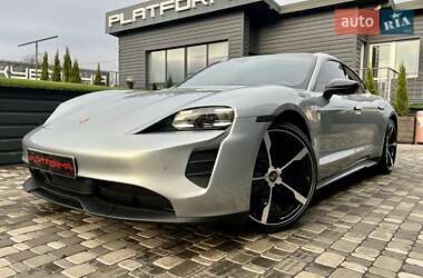 Porsche Taycan  2022