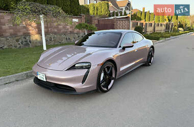 Porsche Taycan 2022