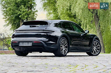 Porsche Taycan  2022