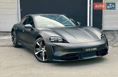 Porsche Taycan  2020