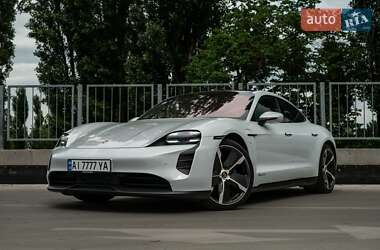 Porsche Taycan  2021