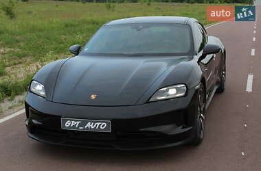 Porsche Taycan  2025