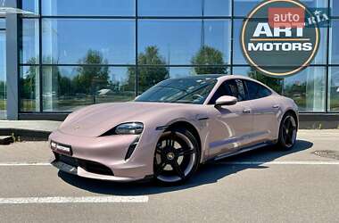 Porsche Taycan  2020