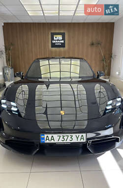 Porsche Taycan  2020