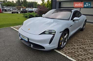 Porsche Taycan 2021