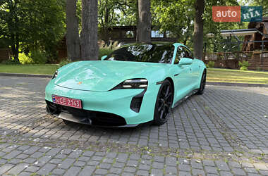 Porsche Taycan  2023