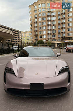 Porsche Taycan  2021