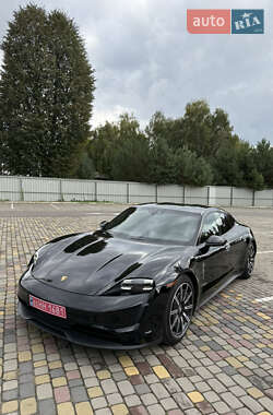 Porsche Taycan  2021