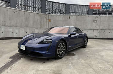 Porsche Taycan  2020