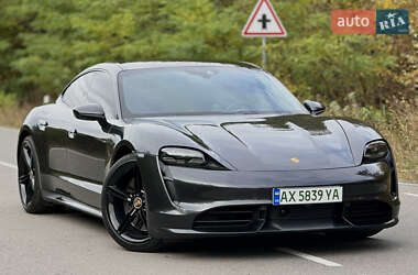 Porsche Taycan  2020