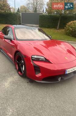 Porsche Taycan  2023
