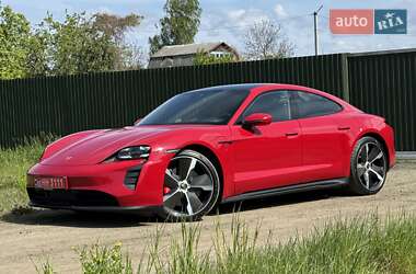 Porsche Taycan 2022