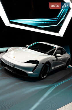 Porsche Taycan  2023