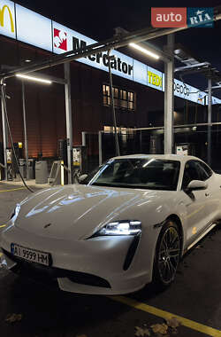 Porsche Taycan  2020