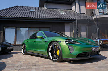 Porsche Taycan  2022