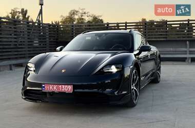 Porsche Taycan  2022