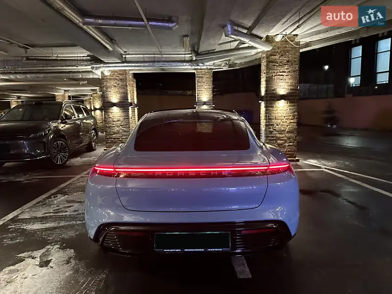 Porsche Taycan
