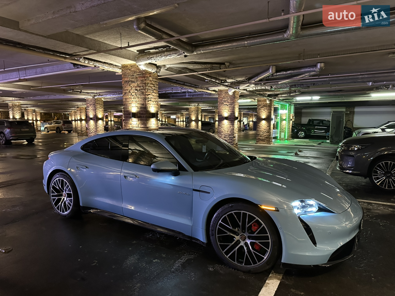 2020 Porsche Taycan - мініатюра 2