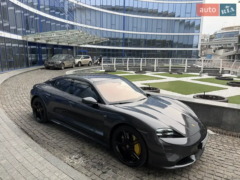 Porsche Taycan