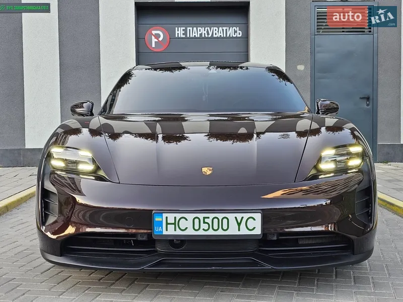Porsche Taycan 2023