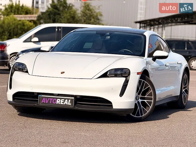 Porsche Taycan 2021