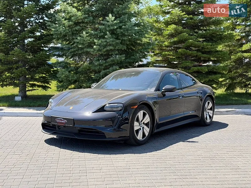 Porsche Taycan 2021