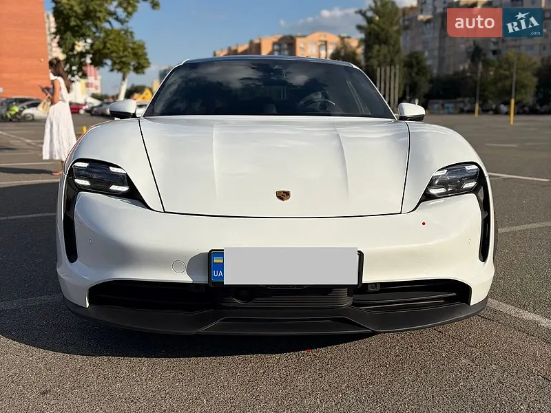 Porsche Taycan