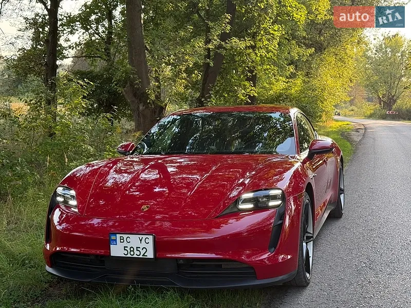 Porsche Taycan 2021