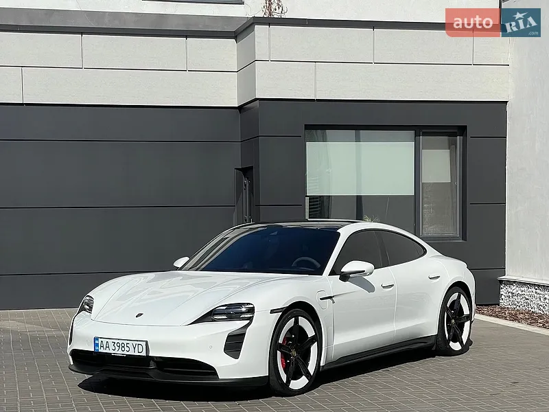 Porsche Taycan 2023