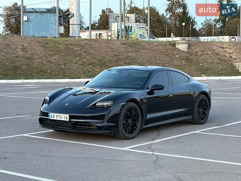 Porsche Taycan 2021
