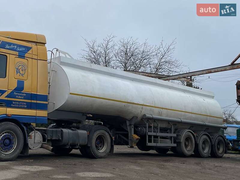 Цистерна напівпричіп ППЦ 30