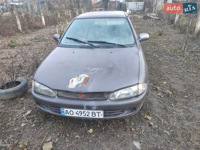 Хетчбек Proton Persona