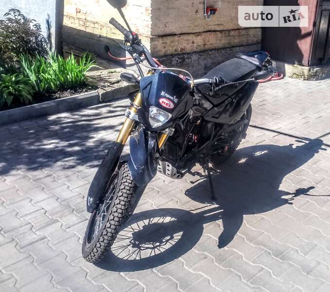 Мотоцикл Супермото (Motard) Qingqi QM200