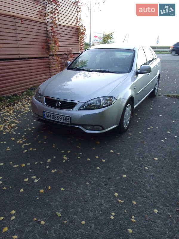 Седан Ravon Gentra