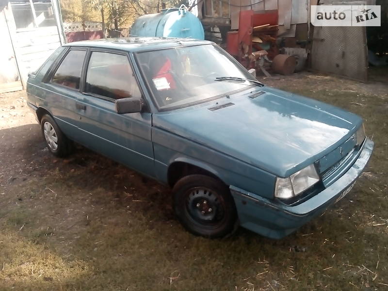 Хетчбек Renault 11