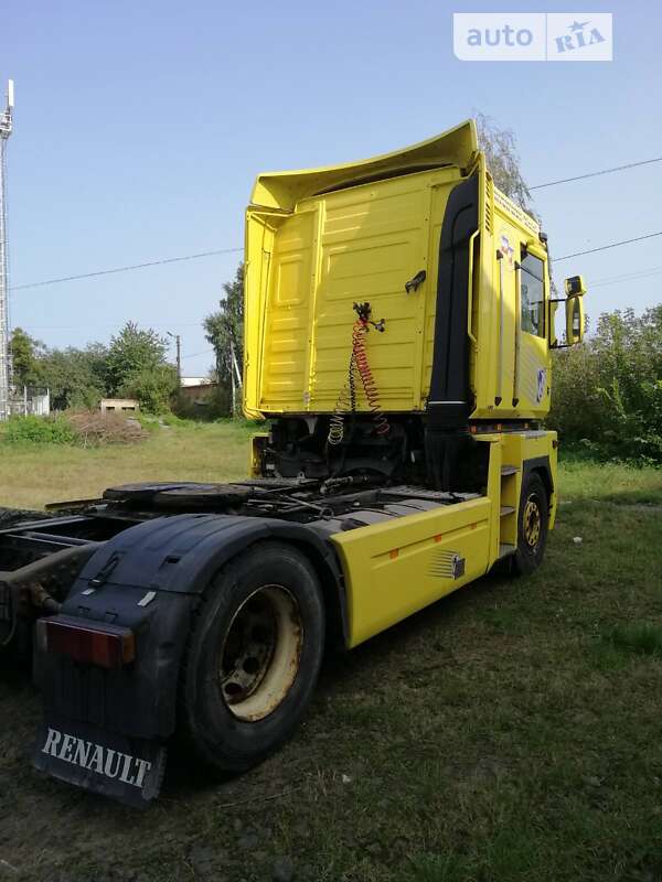 Вантажівки Renault 11