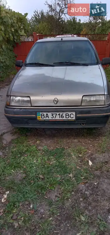 Renault 19