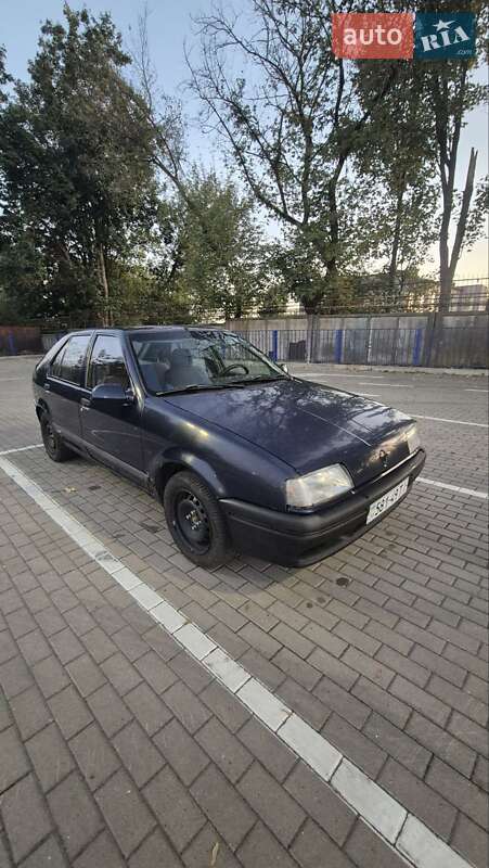 Renault 19
