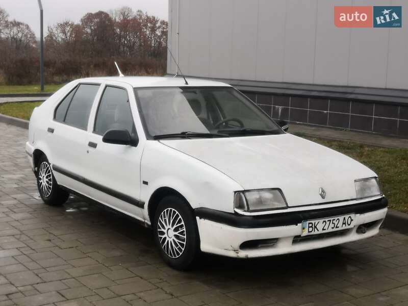 Хетчбек Renault 19
