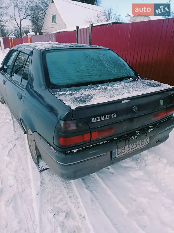 Renault 19