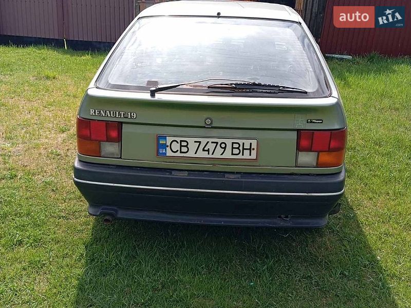 Хетчбек Renault 19 1989 в Корюківці