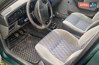 Седан Renault 19 1999 в Ровно